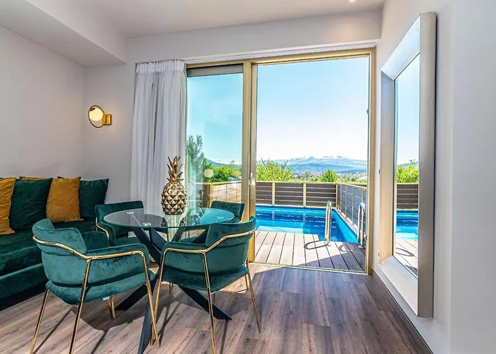 Golden Suites & Spa